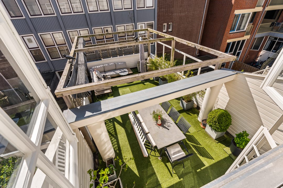 Charming Upper House with Large Terrace in Jordaan — 26