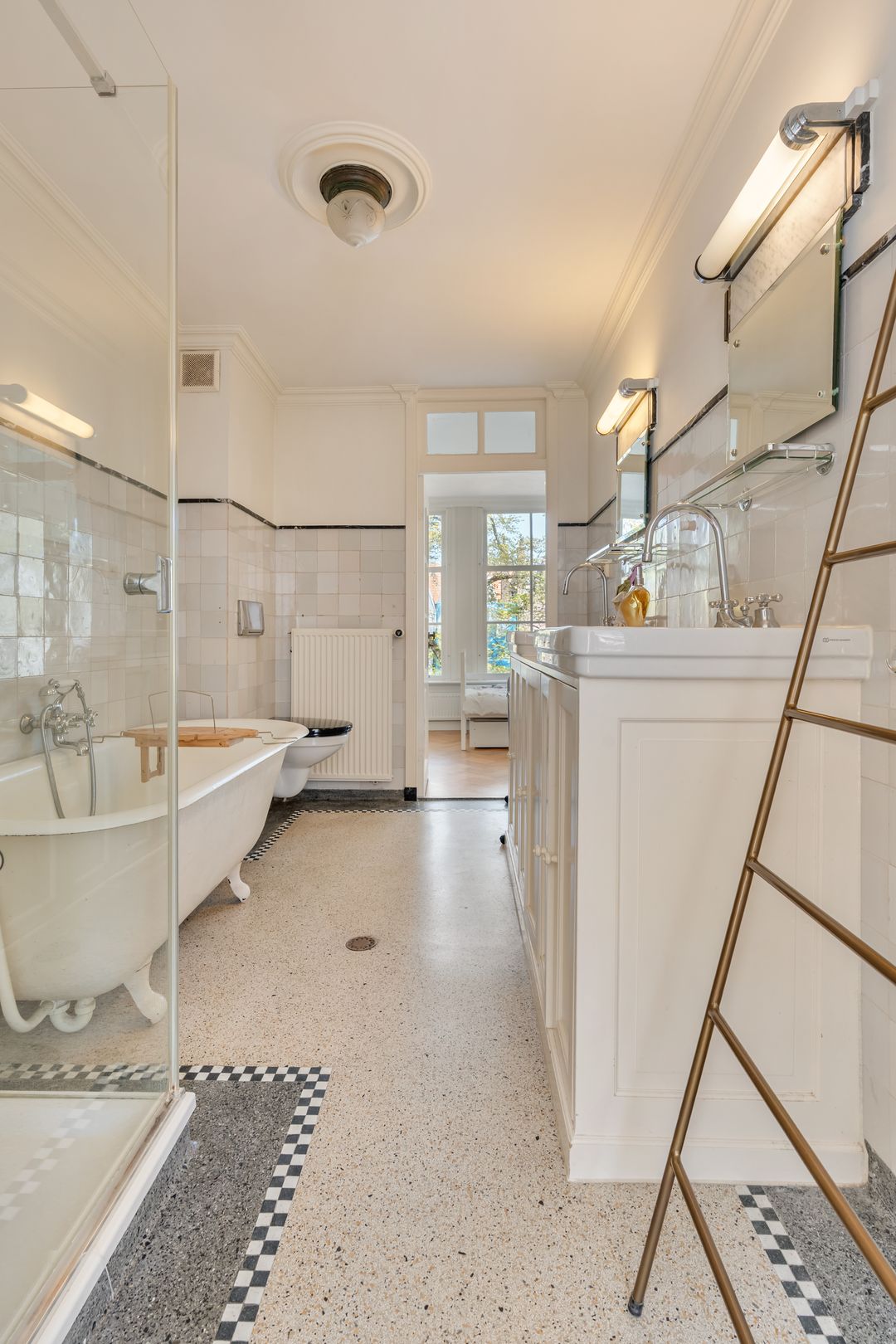 Charming Upper House with Large Terrace in Jordaan — 32