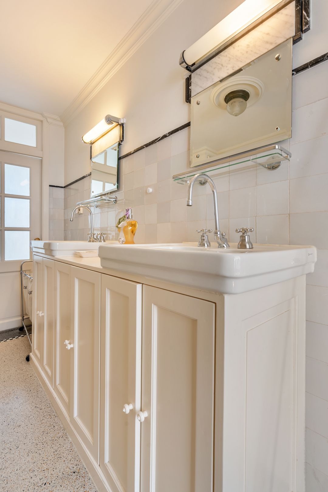 Charming Upper House with Large Terrace in Jordaan — 31
