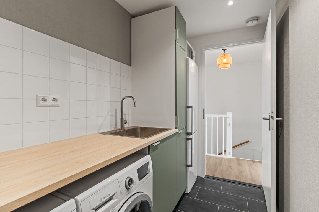 Photo 46 of Pioenroos 7