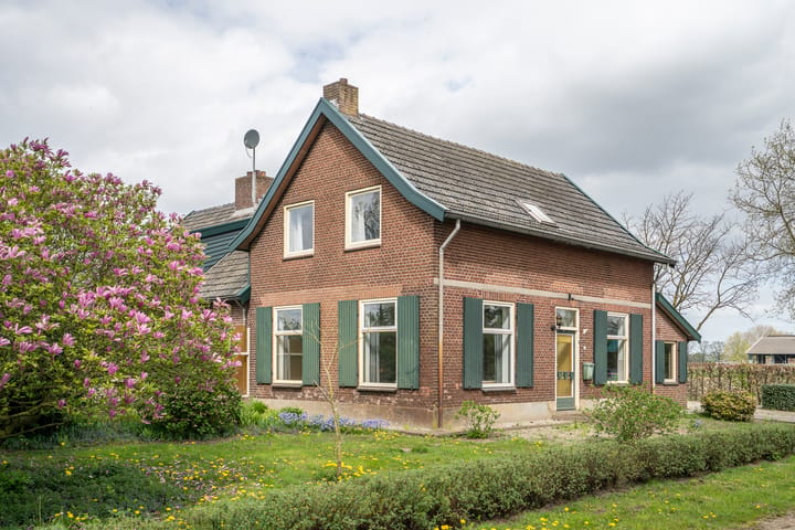Photo 2 of Hoekstraat 12