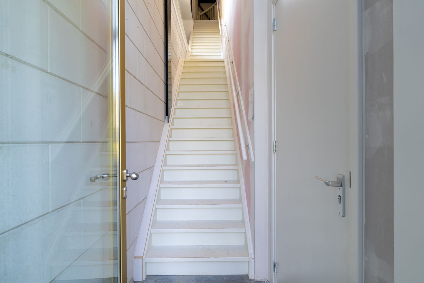 View photo 4 of Dijkleger 1-k