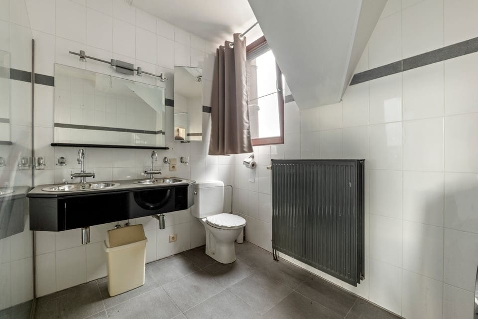 Characterful Commercial Residence in Historic Tongeren Center — 27
