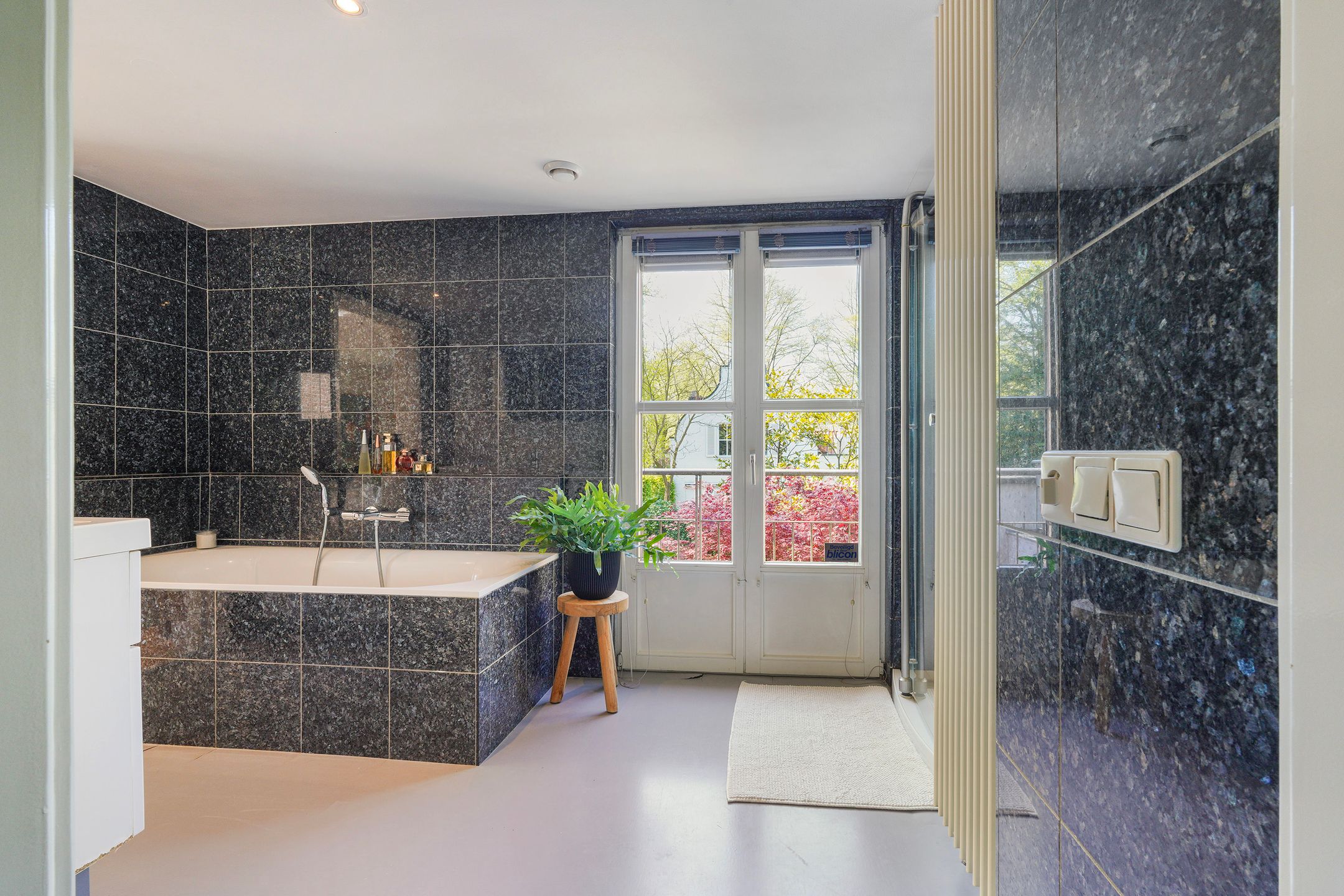 Spacious Detached Villa with Practice Room and Sunny Garden in Tilburg — 57