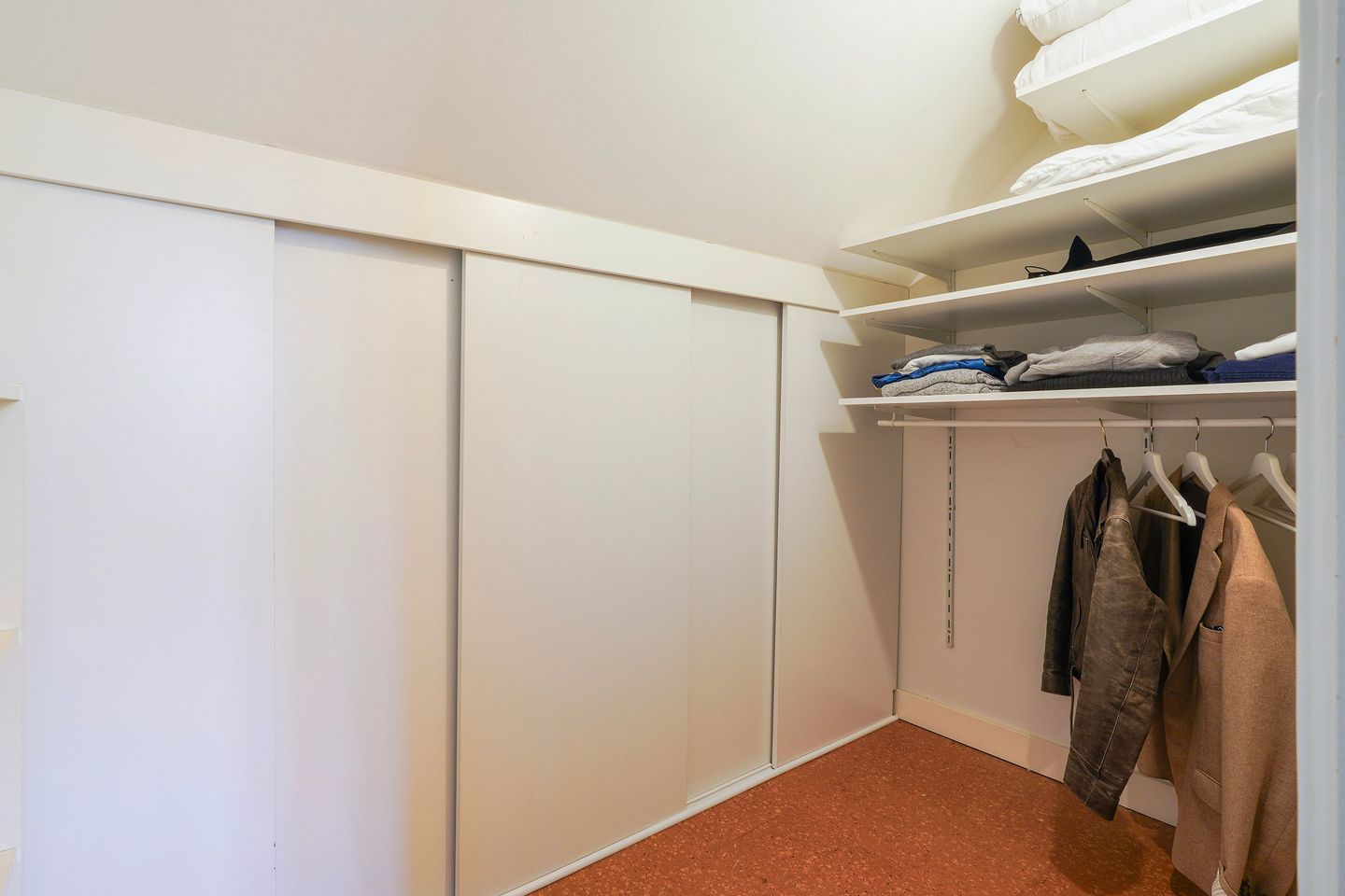 Spacious Detached Villa with Practice Room and Sunny Garden in Tilburg — 80