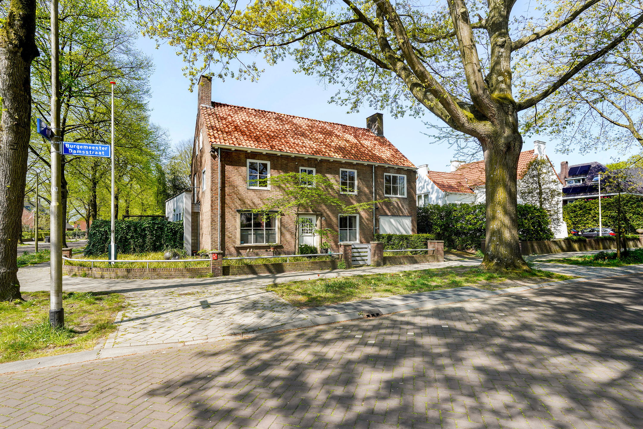 Burgemeester Damsstraat 33