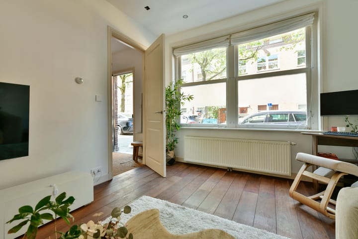 Photo 3 of Joos de Moorstraat 24-H