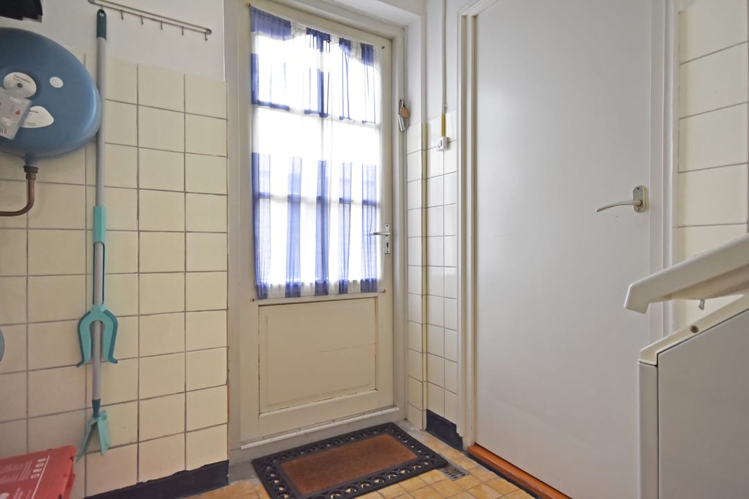 Detached single-level living in quiet green location with expansion potential — 26