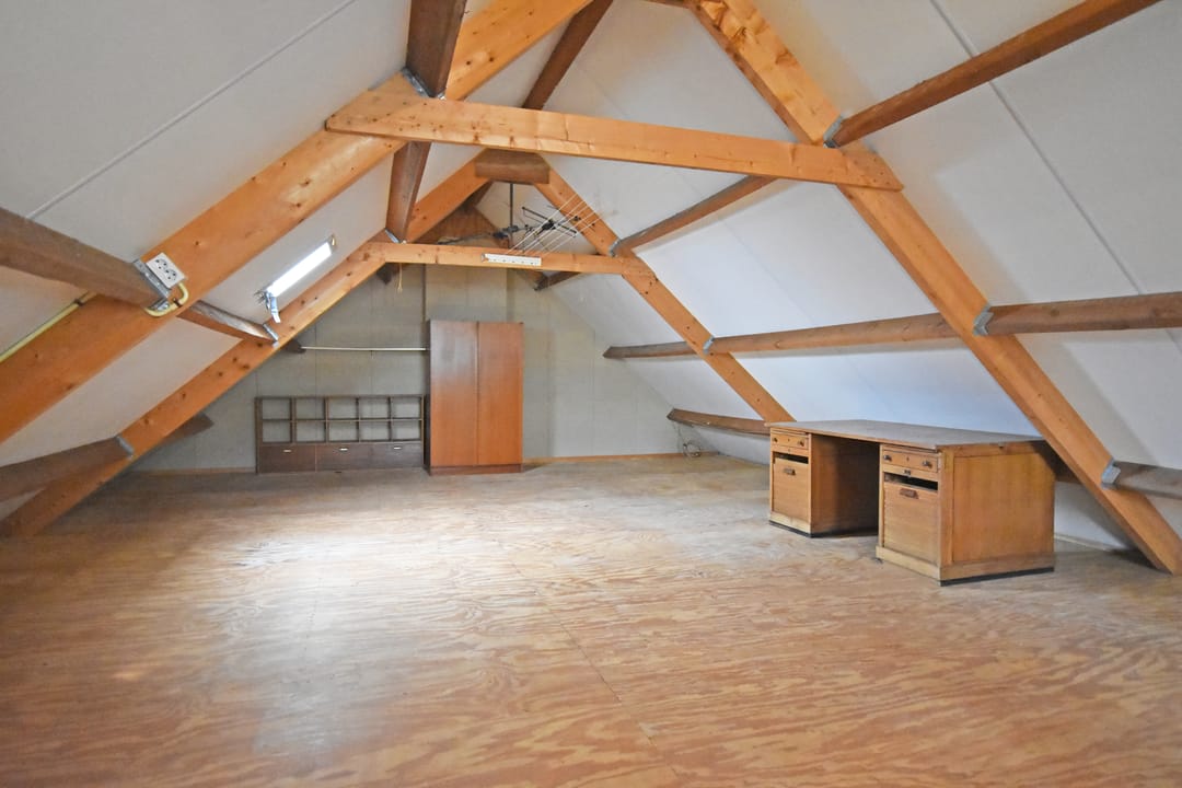 Detached single-level living in quiet green location with expansion potential — 37