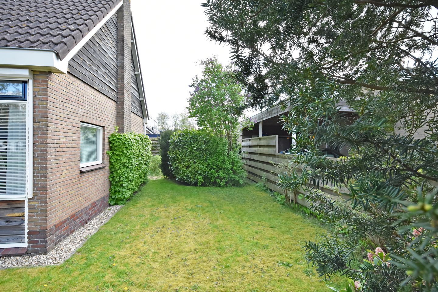 Detached single-level living in quiet green location with expansion potential — 14