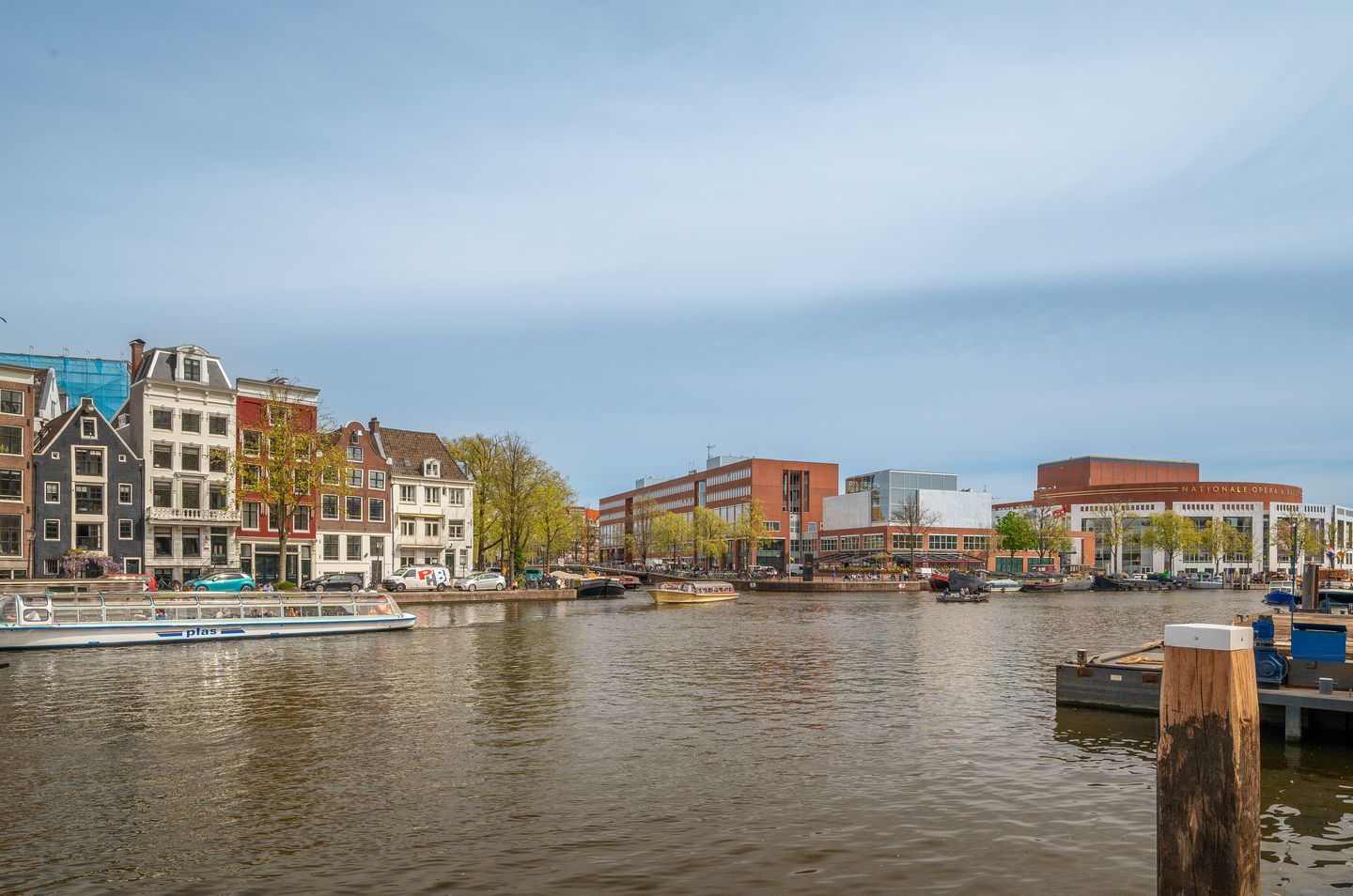 Elegant Corner Apartment with Stunning Amstel Water Views — 25