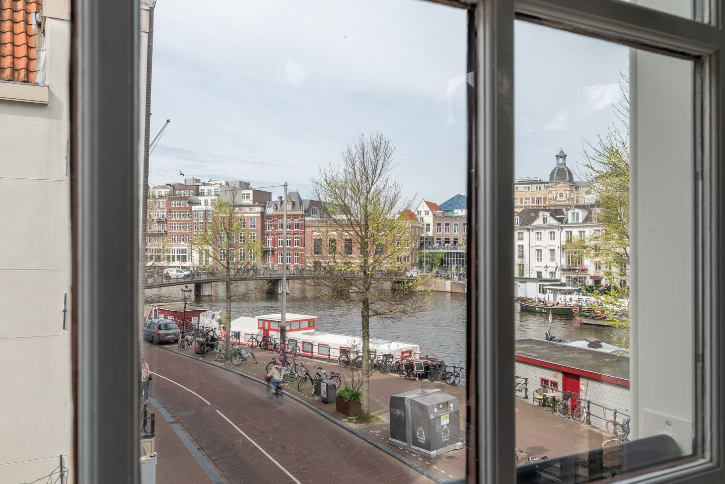Elegant Corner Apartment with Stunning Amstel Water Views — 14