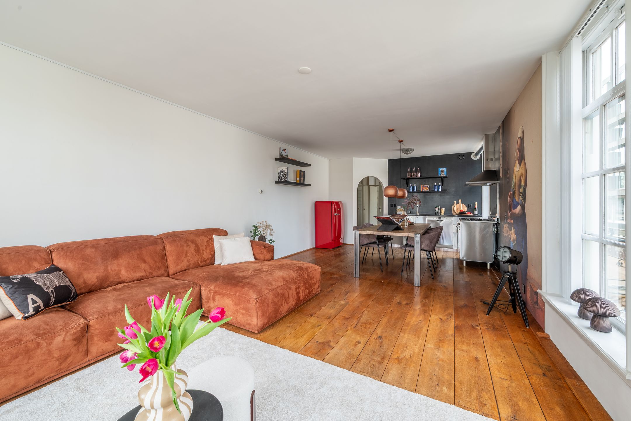 Elegant Corner Apartment with Stunning Amstel Water Views — 15