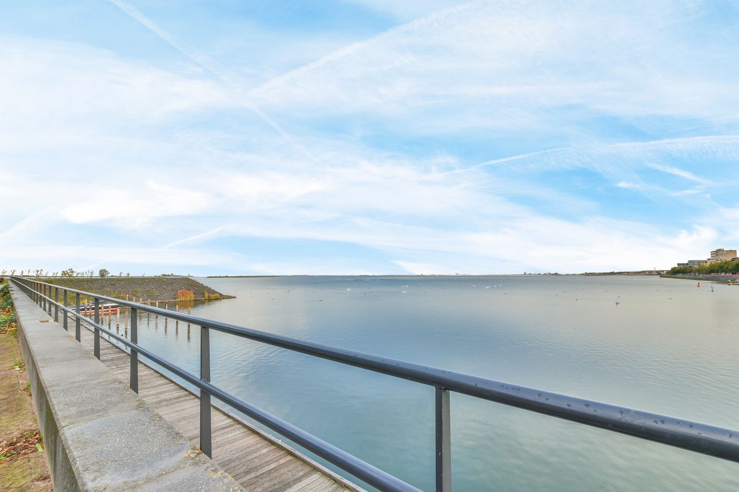 Move-in ready 3-room apartment with large southwest terrace on Steigereiland — 25