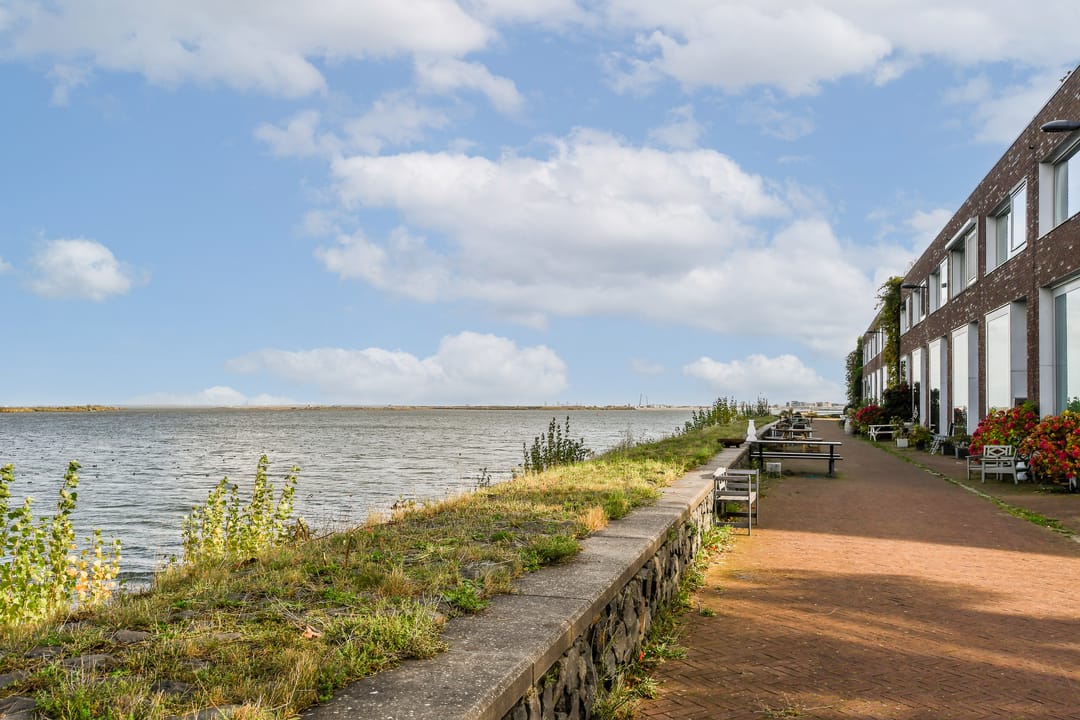 Move-in ready 3-room apartment with large southwest terrace on Steigereiland — 23