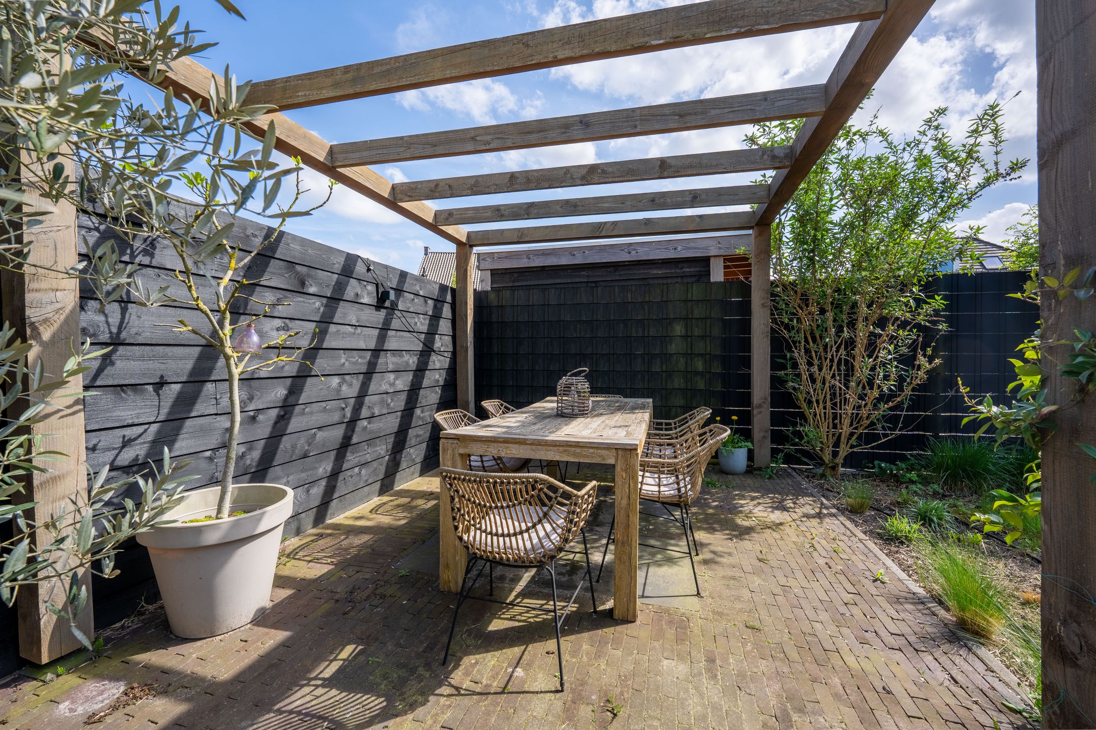Luxury Semi-Detached Villa with Loft Master Suite in Wooded Almere-Hout — 63