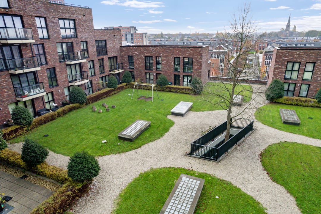 Modern 3-Room Maisonnette with Front Garden and Water View in Ypenburg — 28