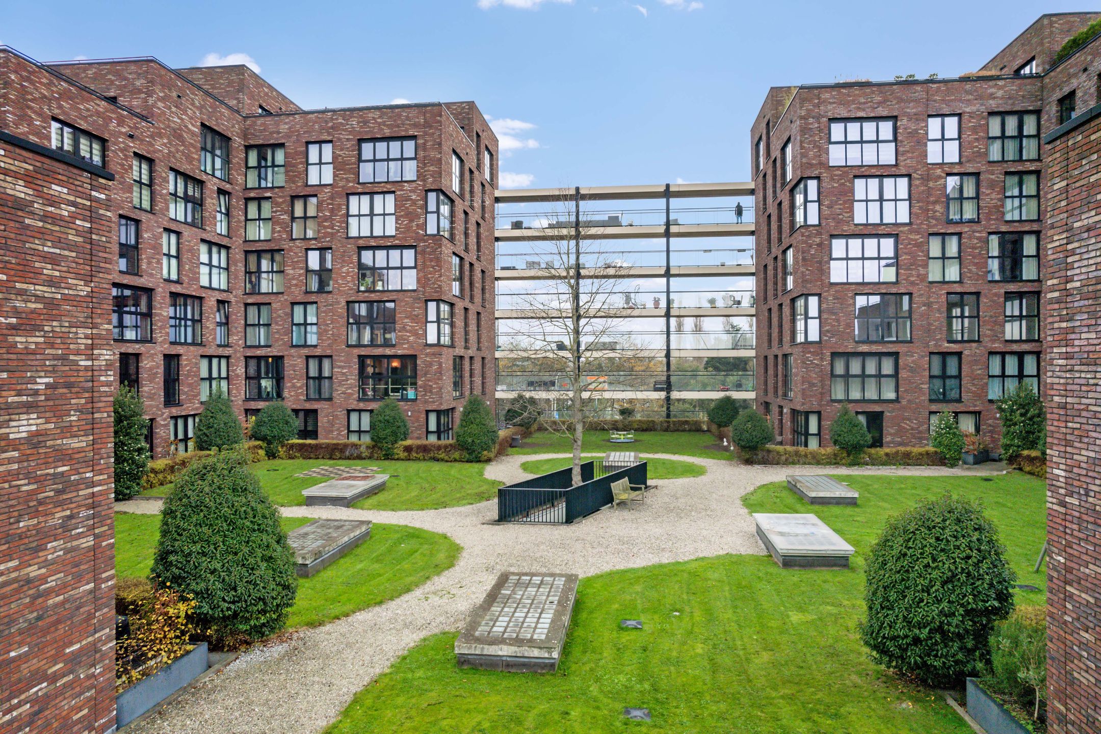 Modern 3-Room Maisonnette with Front Garden and Water View in Ypenburg — 27