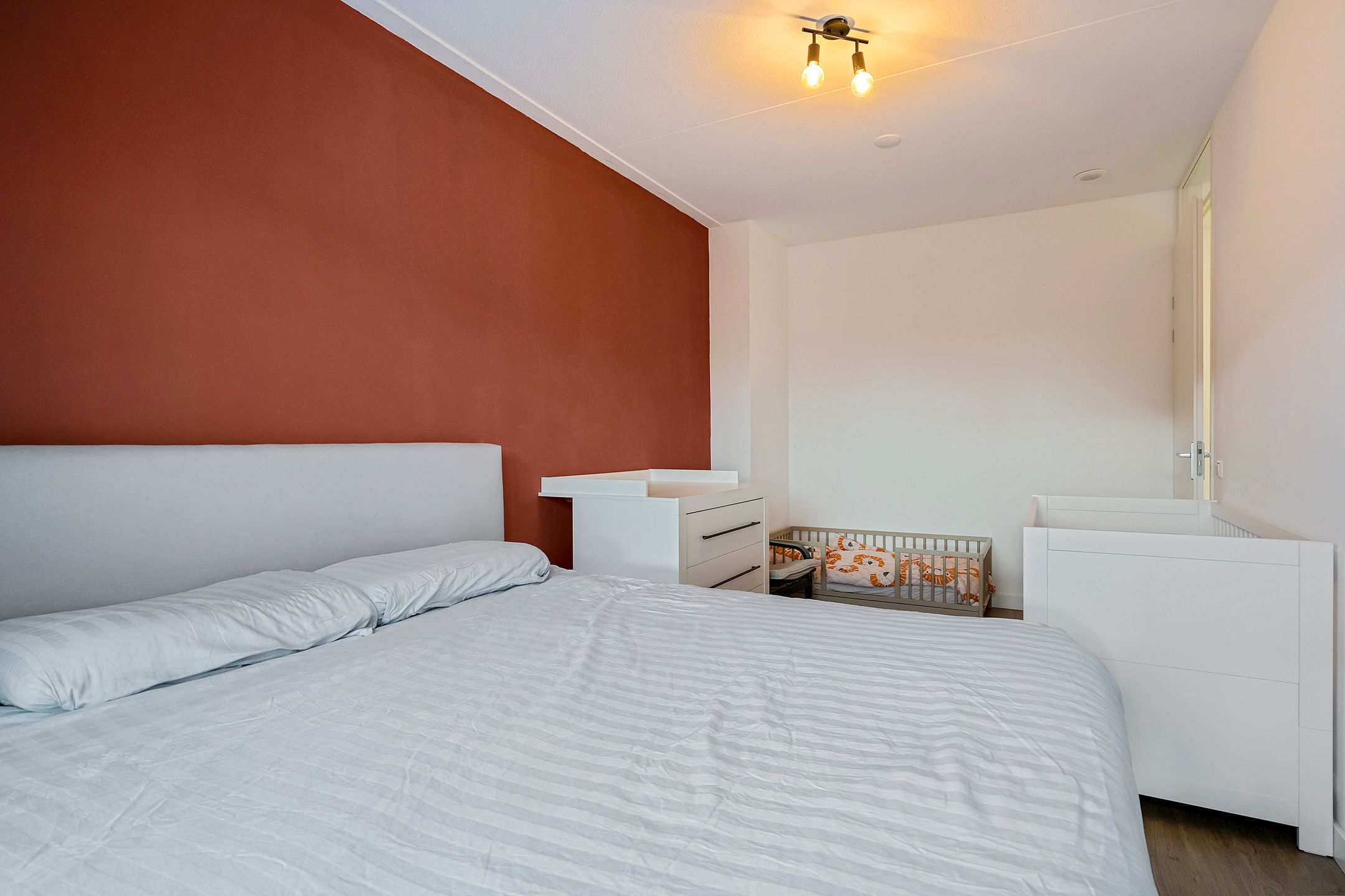 Modern 3-Room Maisonnette with Front Garden and Water View in Ypenburg — 12