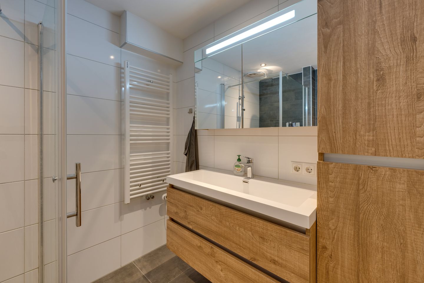 Spacious Terraced Home with Garden and Solar Panels in Historic De Rijp — 44