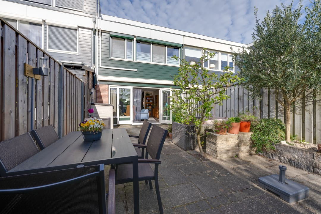 Spacious Terraced Home with Garden and Solar Panels in Historic De Rijp — 28