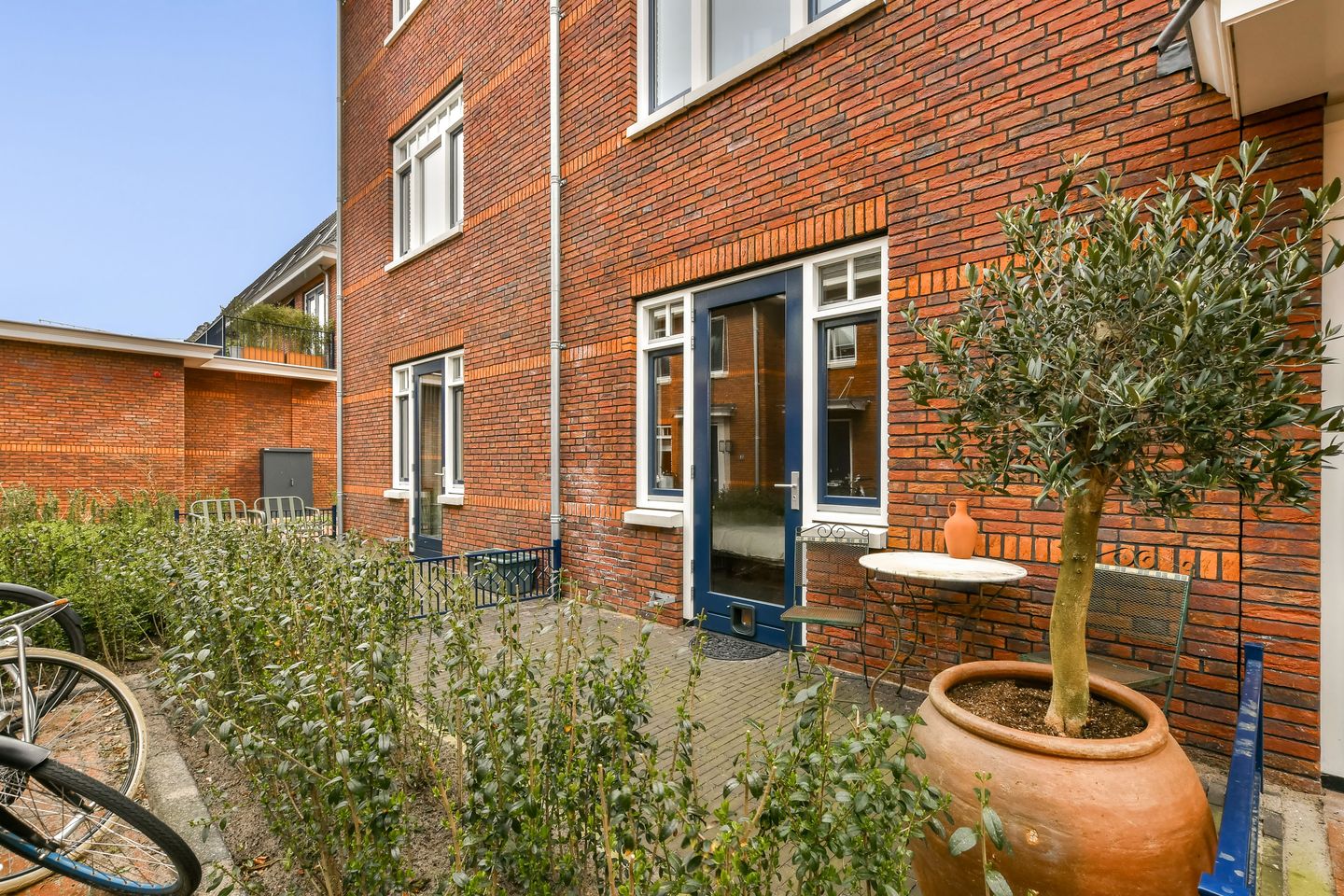 Modern Ground-Floor Apartment with South-Facing Garden and Private Parking in Leiden — 20