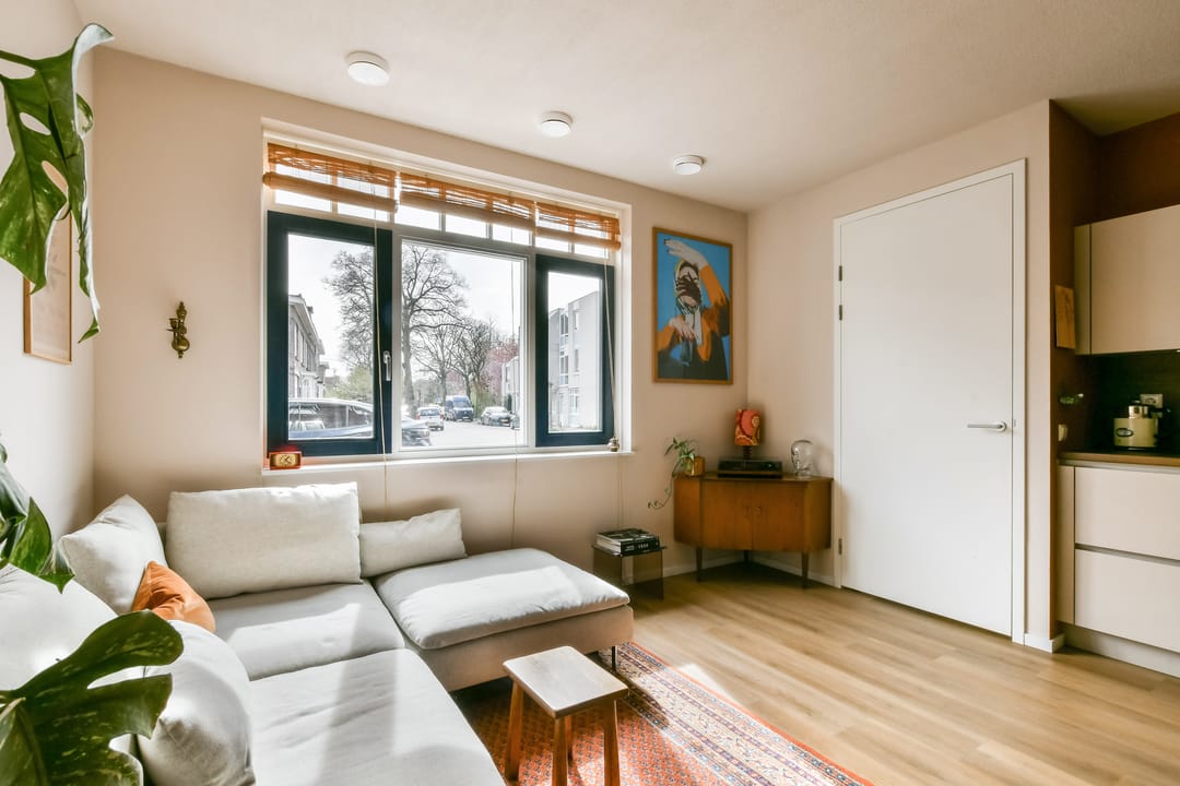 Modern Ground-Floor Apartment with South-Facing Garden and Private Parking in Leiden — 8