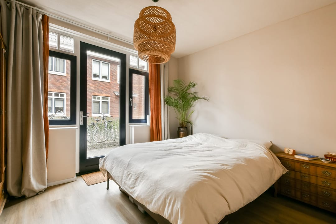 Modern Ground-Floor Apartment with South-Facing Garden and Private Parking in Leiden — 16