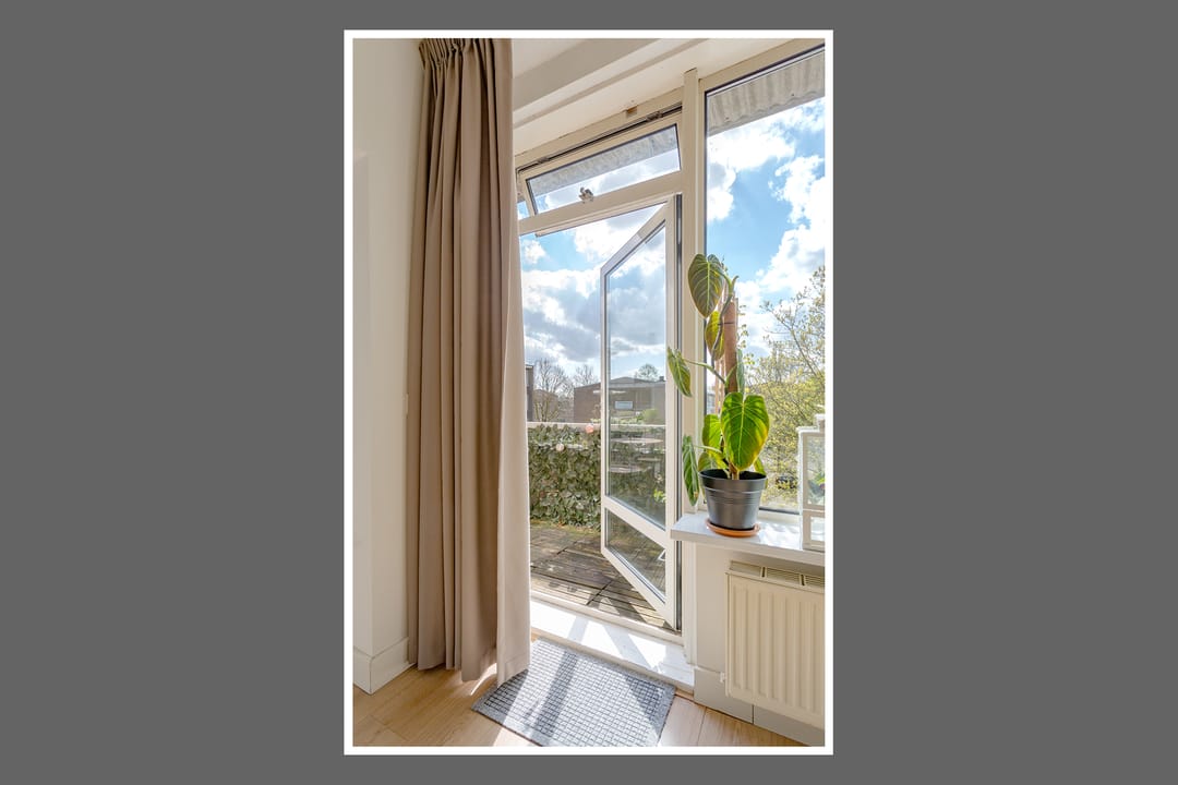 Turn-key 4-room apartment with south-facing balcony and garage in Diemen — 13