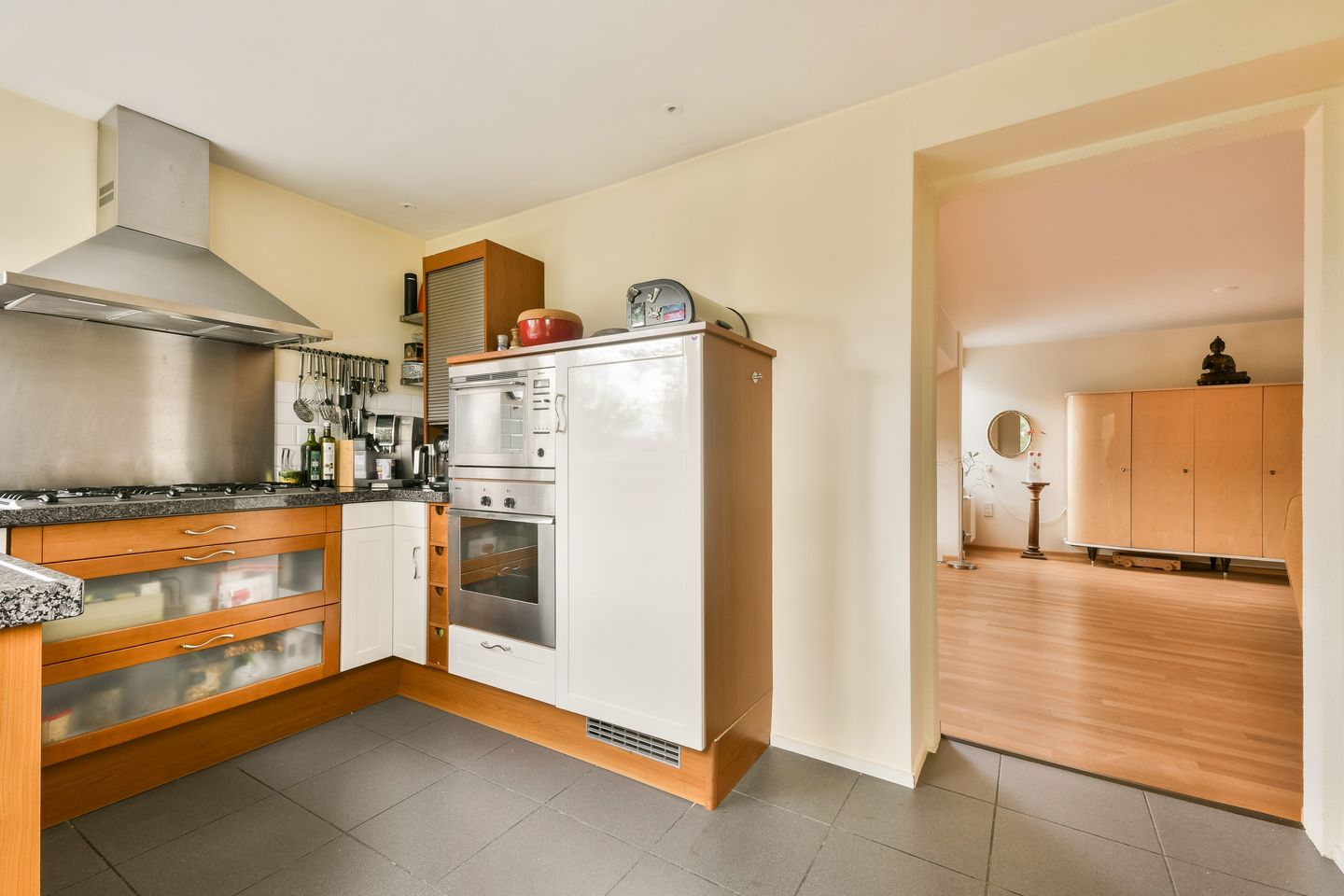 Photo 14 of Johanna Westerdijkstraat 54