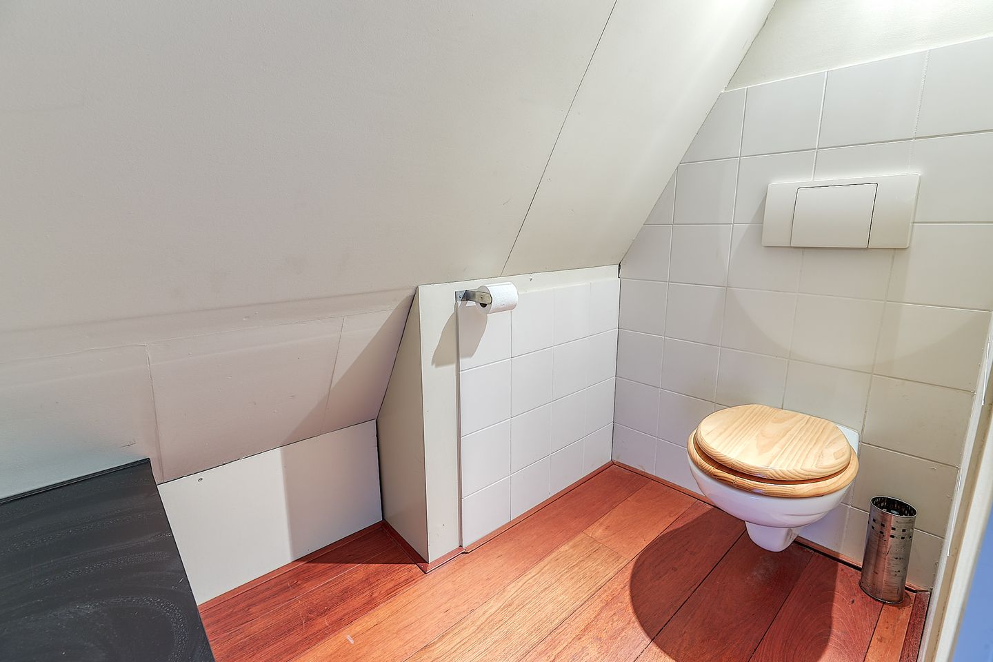 Spacious Double Upper Apartment with Balcony in Zeeheldenkwartier — 34