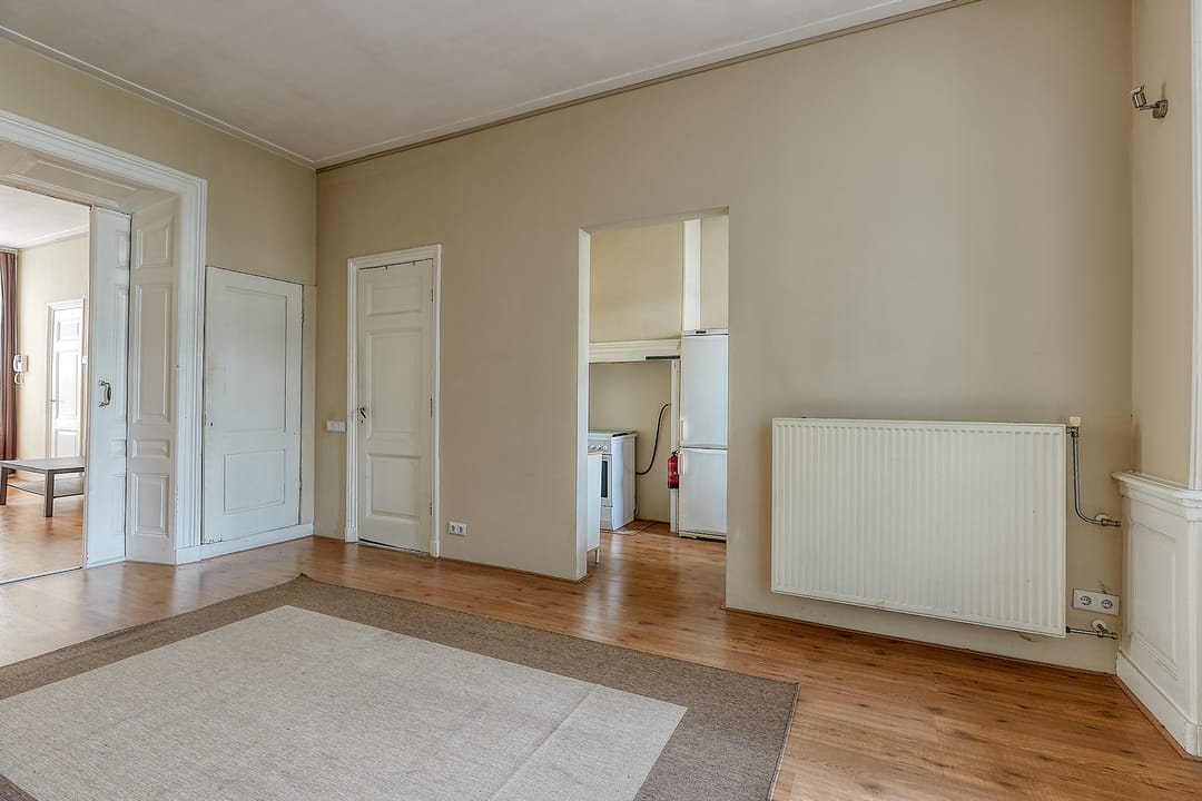Spacious Double Upper Apartment with Balcony in Zeeheldenkwartier — 22