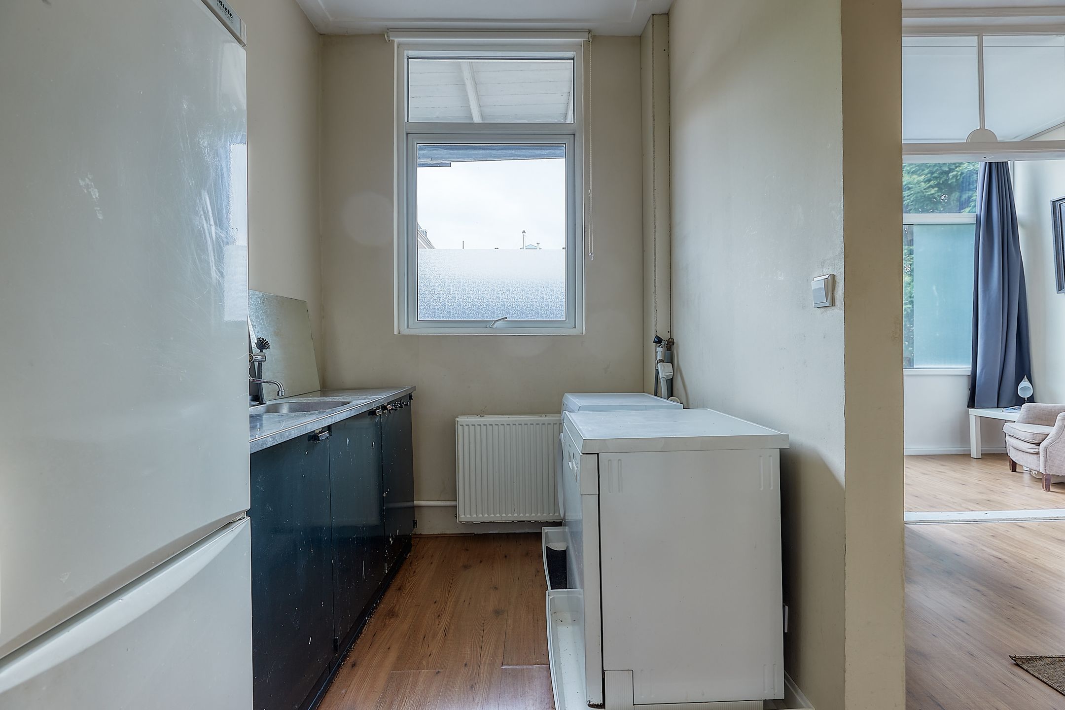 Spacious Double Upper Apartment with Balcony in Zeeheldenkwartier — 24
