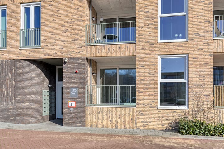 Photo 2 of Lekstraat 101