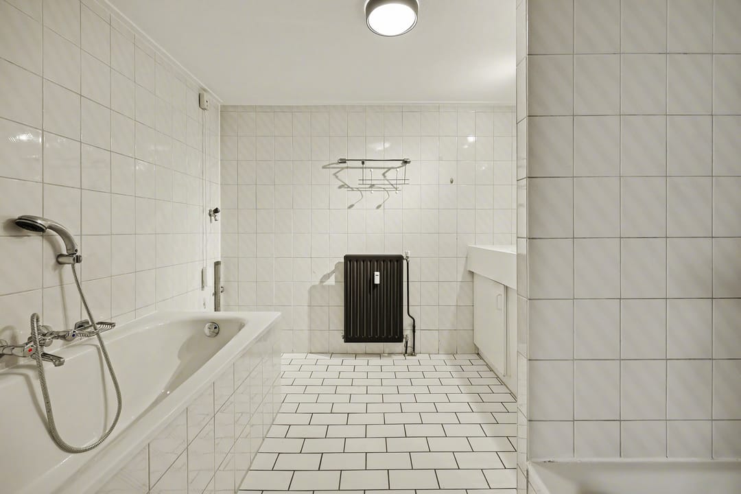 Photo 11 of Heulstraat 60