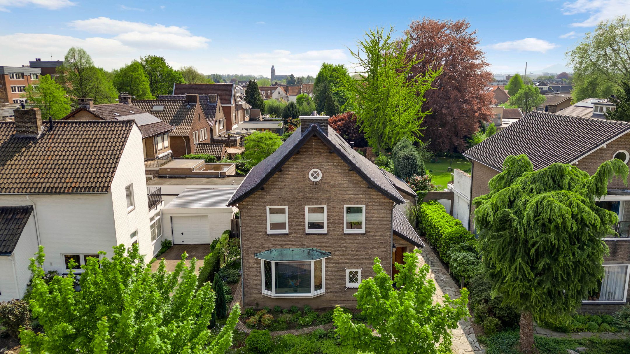 Characteristic detached house with garage in sought-after Scharn, Maastricht — 39