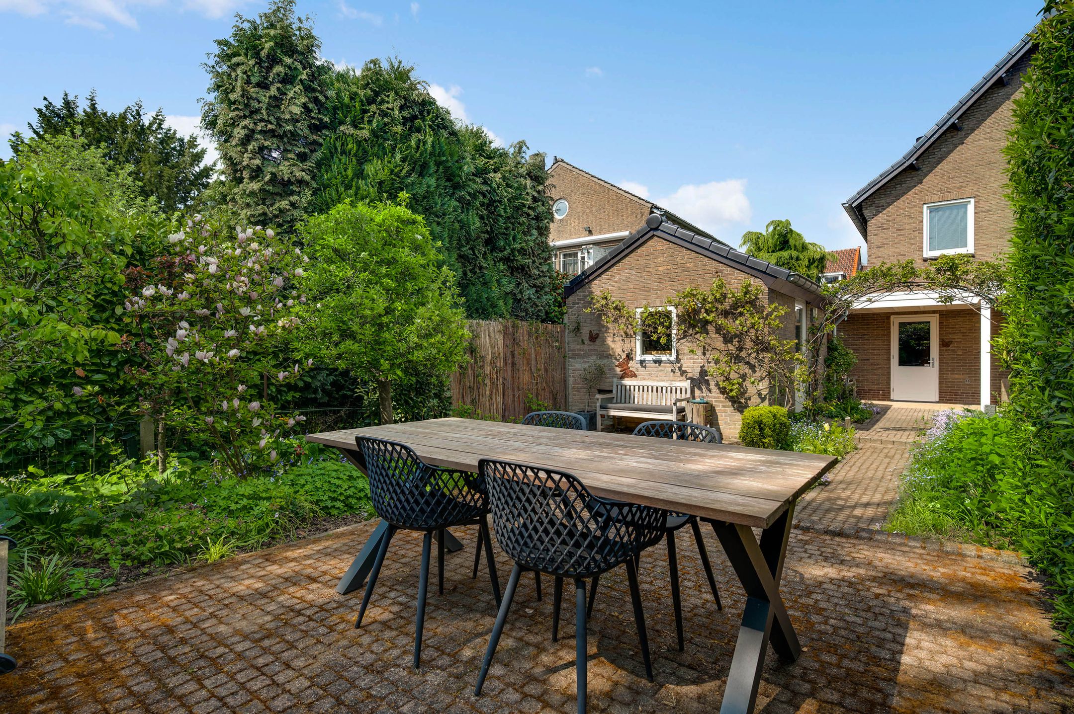 Characteristic detached house with garage in sought-after Scharn, Maastricht — 36