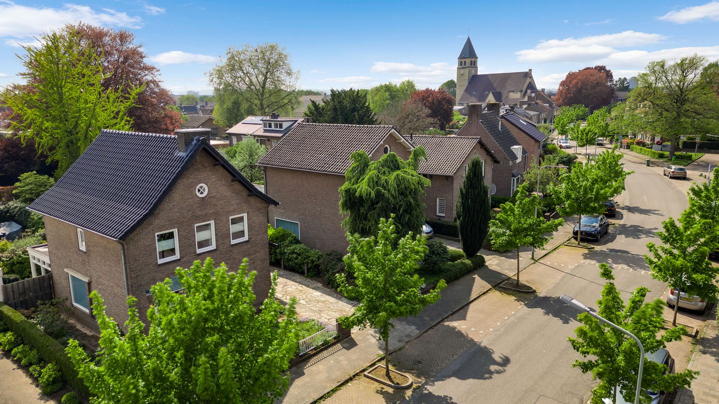 Characteristic detached house with garage in sought-after Scharn, Maastricht — 40