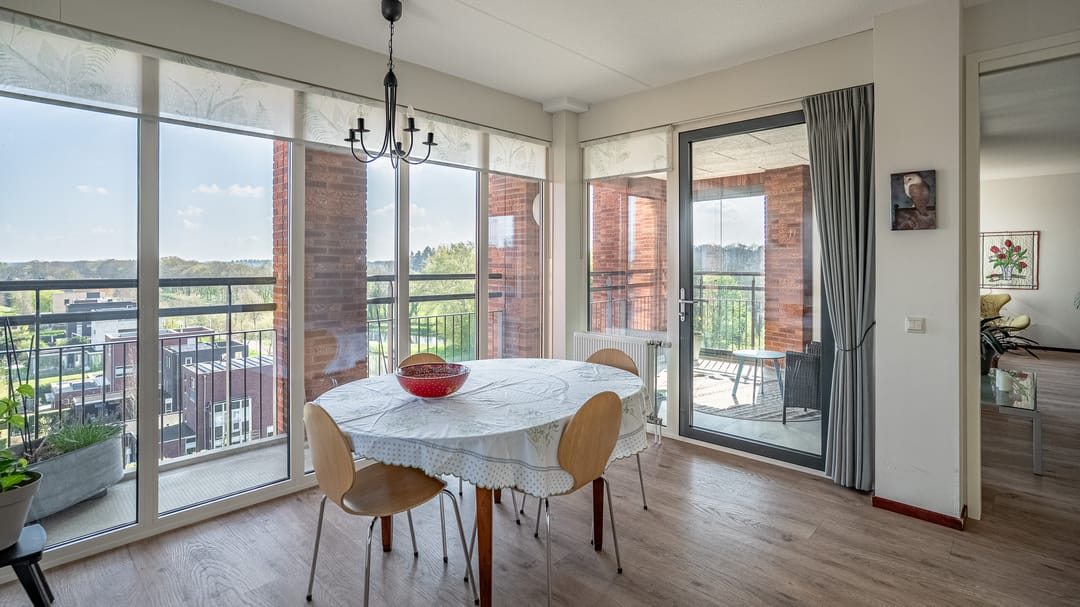 Spacious apartment with panoramic green views in De Bascule complex — 17