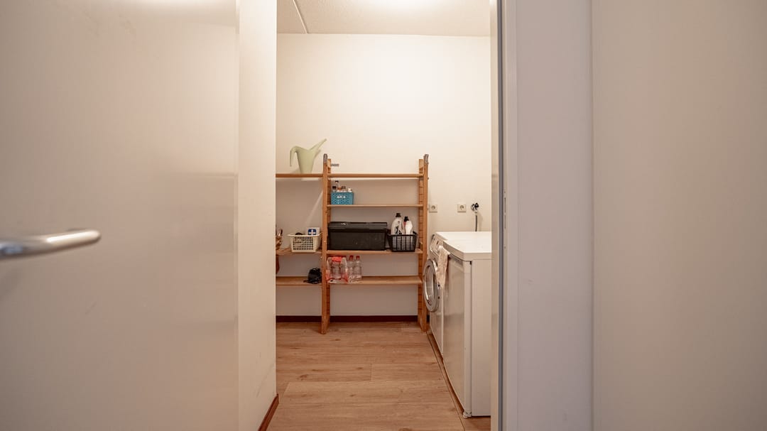 Spacious apartment with panoramic green views in De Bascule complex — 32
