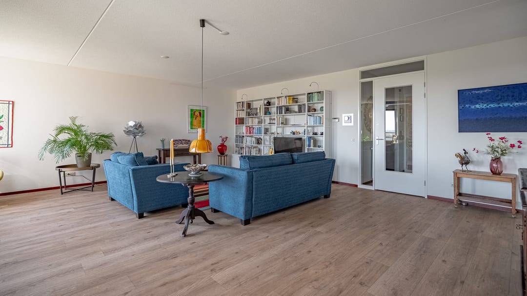 Spacious apartment with panoramic green views in De Bascule complex — 13