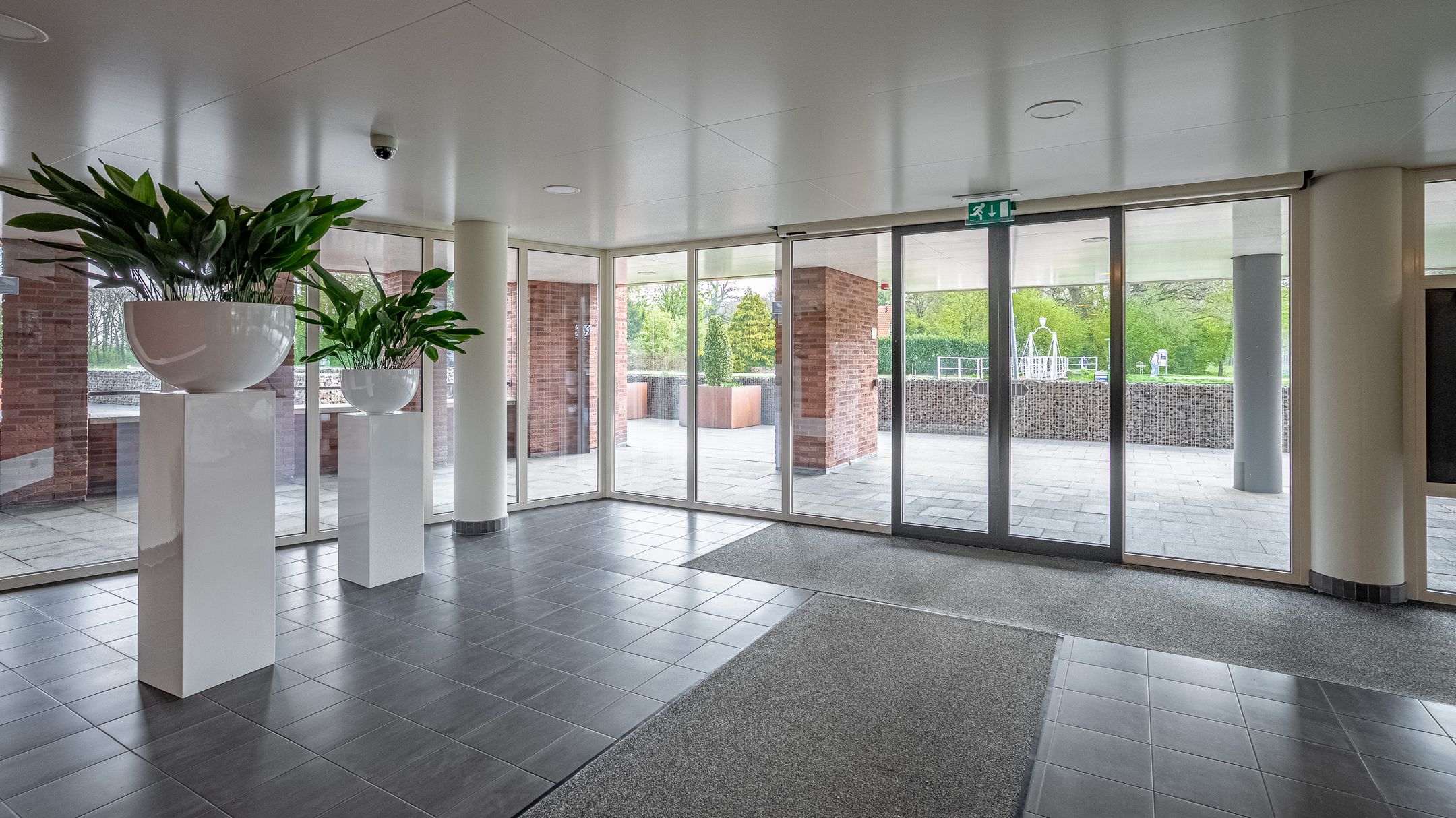 Spacious apartment with panoramic green views in De Bascule complex — 33