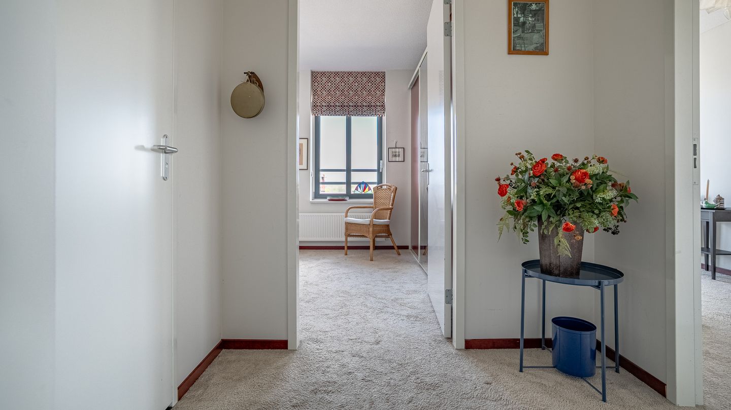 Spacious apartment with panoramic green views in De Bascule complex — 20