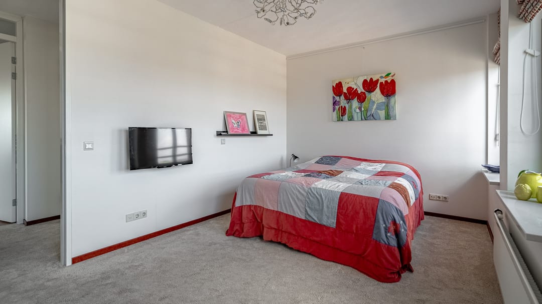 Spacious apartment with panoramic green views in De Bascule complex — 22