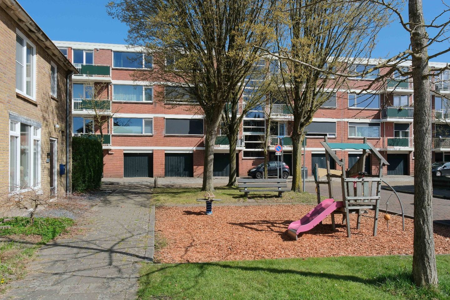 Photo 4 of Maasstraat 98