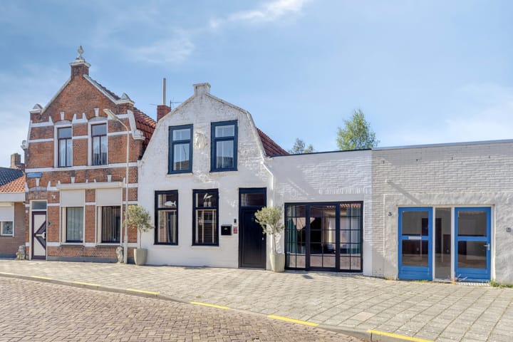 Photo 2 of Schoolstraat 2