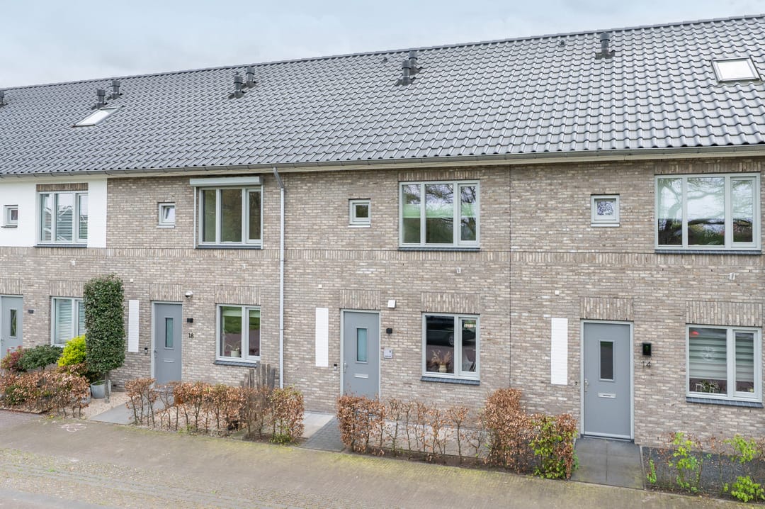 Photo 1 of Aartje Simonstraat 16