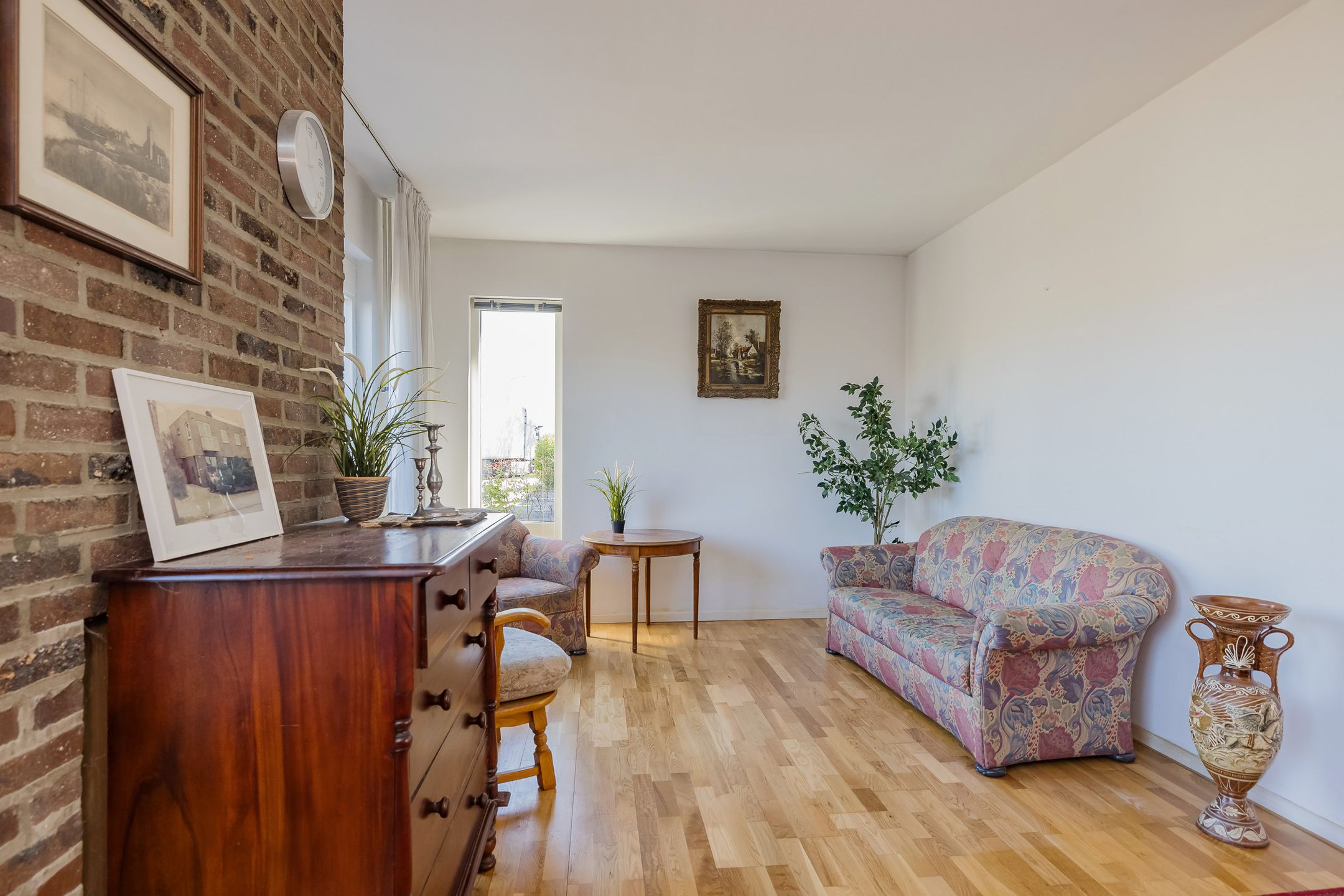 Spacious Semi-Detached Home with Deep South-Facing Garden and Canal Views — 15