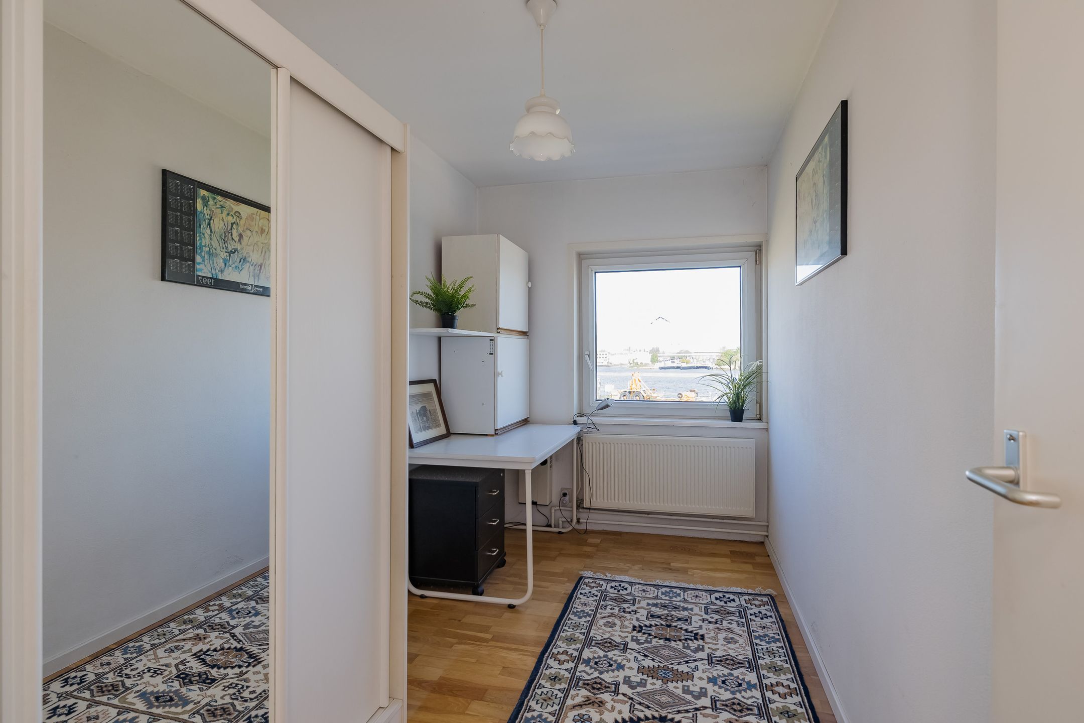 Spacious Semi-Detached Home with Deep South-Facing Garden and Canal Views — 39