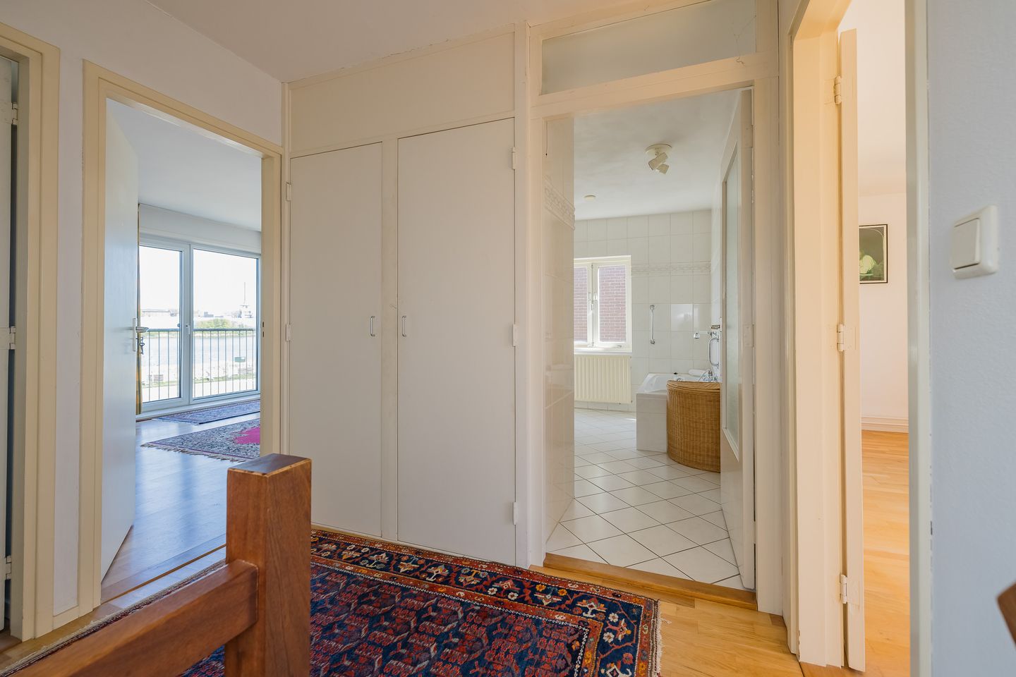 Spacious Semi-Detached Home with Deep South-Facing Garden and Canal Views — 25